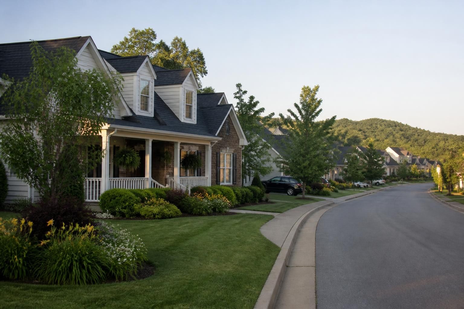 Suburban neighborhood scene in Mount Carmel, Tennessee.